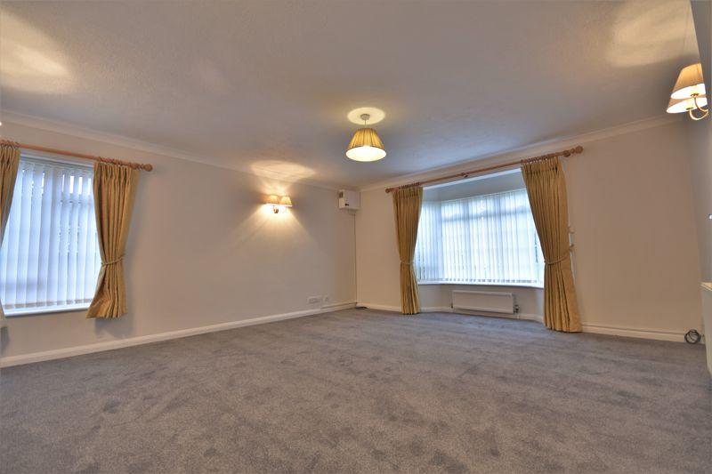Trafalgar Court, Farnham 2 bed apartment to rent £1,600 pcm (£369 pw)