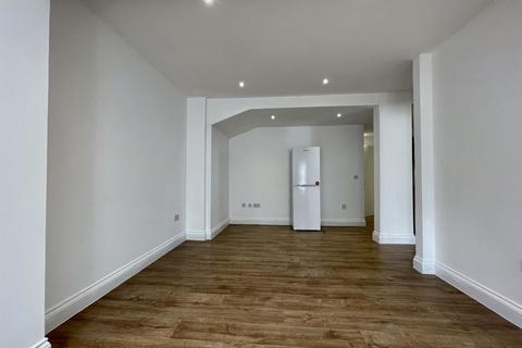 1 bedroom apartment to rent, Windsor Street, Uxbridge,UB8