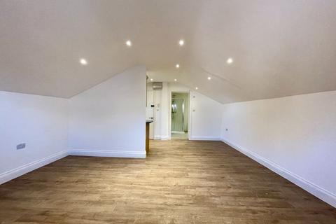 1 bedroom apartment to rent, Windsor Street, Uxbridge,UB8