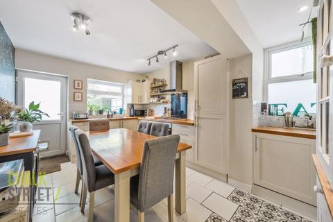 13 Claremont Road, Hornchurch, RM11 1BY