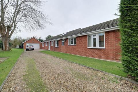 5 bedroom detached bungalow to rent - Main Street, Ewerby, Sleaford NG34 9PH