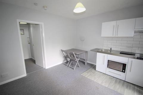 Studio to rent - The Approach, Orpington, Kent, BR6 0SH