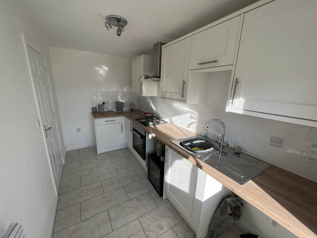 Henley Way, Frome, Somerset 4 bed house to rent £1,550 pcm (£358 pw)