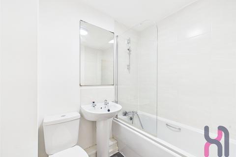 2 bedroom flat to rent, Brindley House,, 1 Elmira Way, Salford, Salford, M5