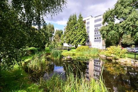 125 Whitlock Drive, London, SW19 6SH