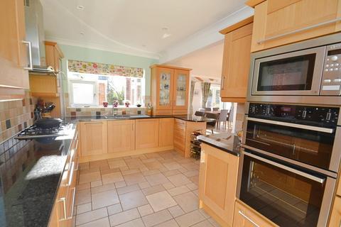 28 Barn Road, Broadstone, BH18 8NJ