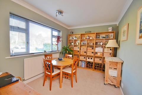28 Barn Road, Broadstone, BH18 8NJ