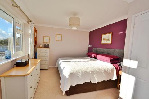 28 Barn Road, Broadstone, BH18 8NJ