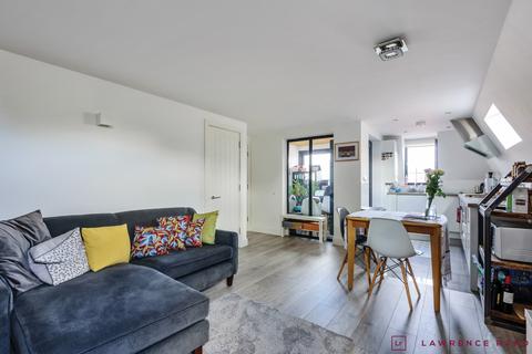 2 bedroom flat for sale - Pembroke Road, Ruislip, HA4