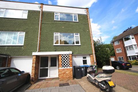 6 bedroom end of terrace house to rent, Oak Hill, Surbiton KT6