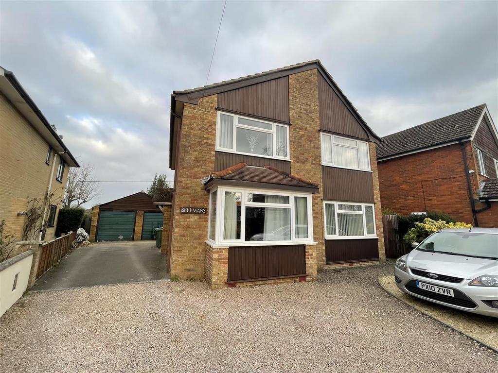 Priory Road, Hungerford 3 bed detached house £540,000
