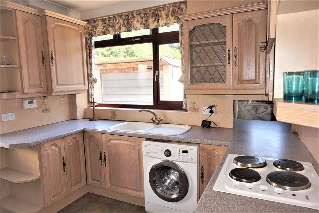 Fitted kitchen