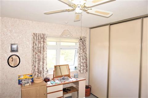 215 Bourne Vale, Bromley, BR2 7LX