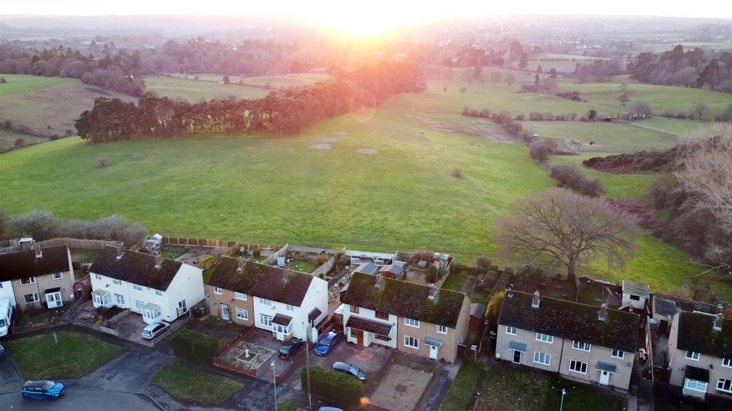 22 Truro Drive, Kidderminster 3 bed semidetached house £245,000