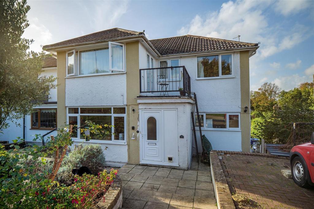 Westfield Park, Ryde 4 bed semidetached house £345,000