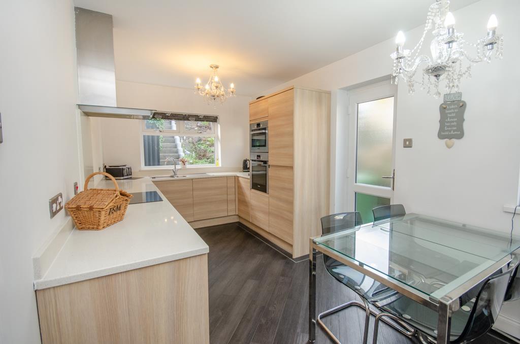 Valley Gardens, Downend, Bristol, BS16 6SF 3 bed bungalow for sale £