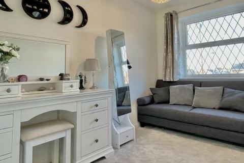 42 Abbeydale Grove, Leeds, LS5 3RE