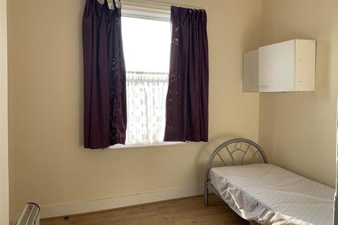 1 bedroom private hall to rent - Median Road,  Hackney, London
