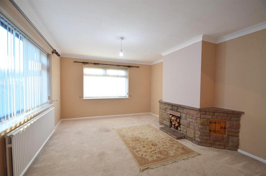 14 Old Farm Road, Hadnall, Shrewsbury SY4 4BH 3 bed detached bungalow