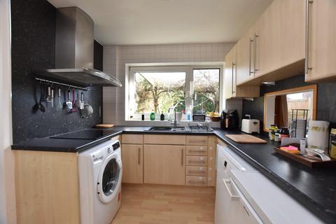 3 bedroom semi-detached house for sale - Robert Burns Avenue, Benhall, Cheltenham, Gloucestershire