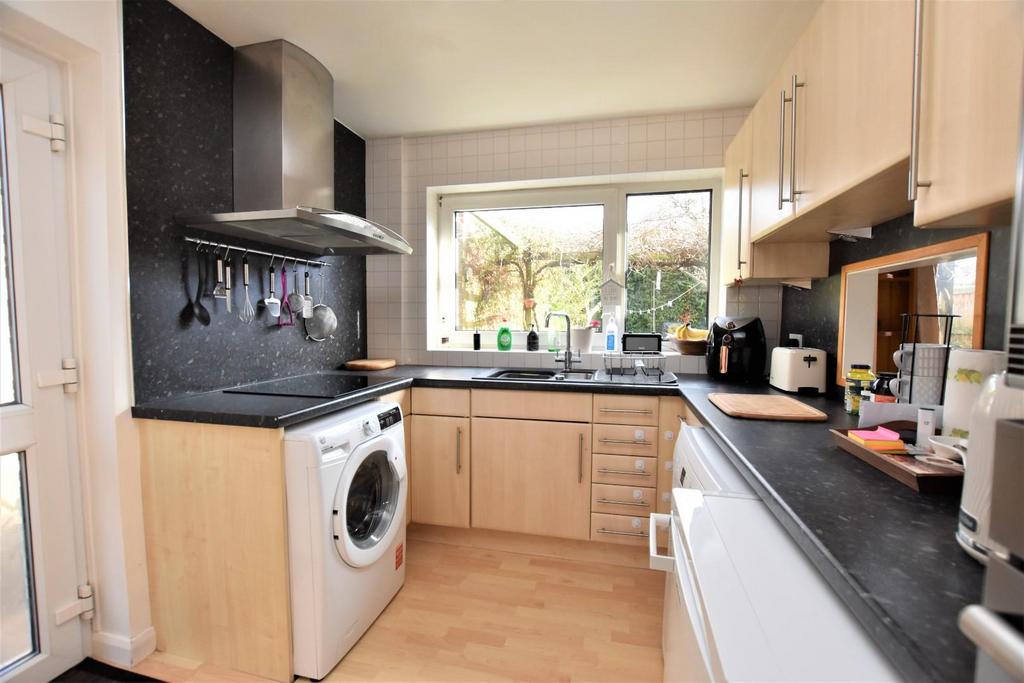 Kitchen 1.JPG