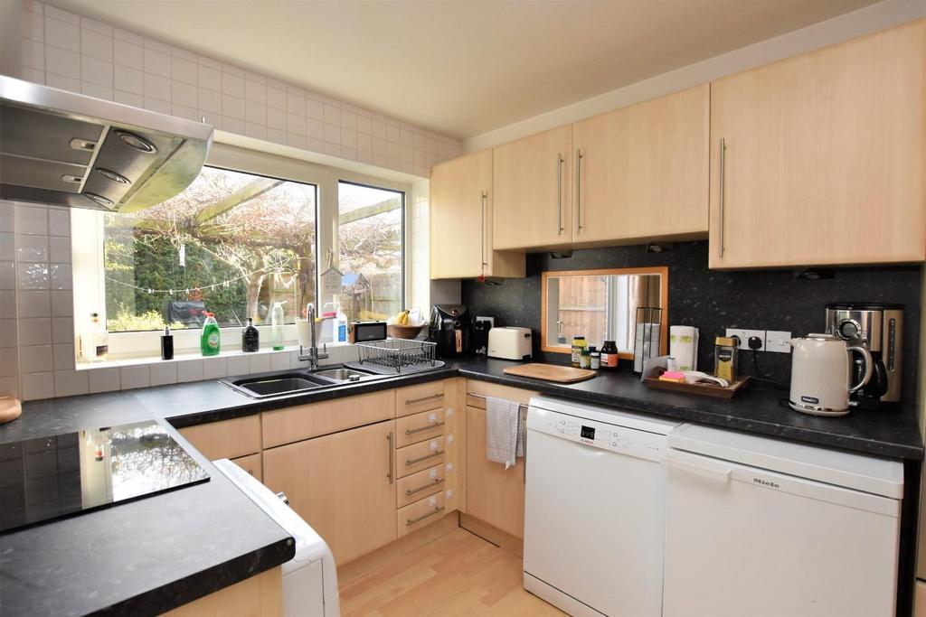 Kitchen 2.JPG