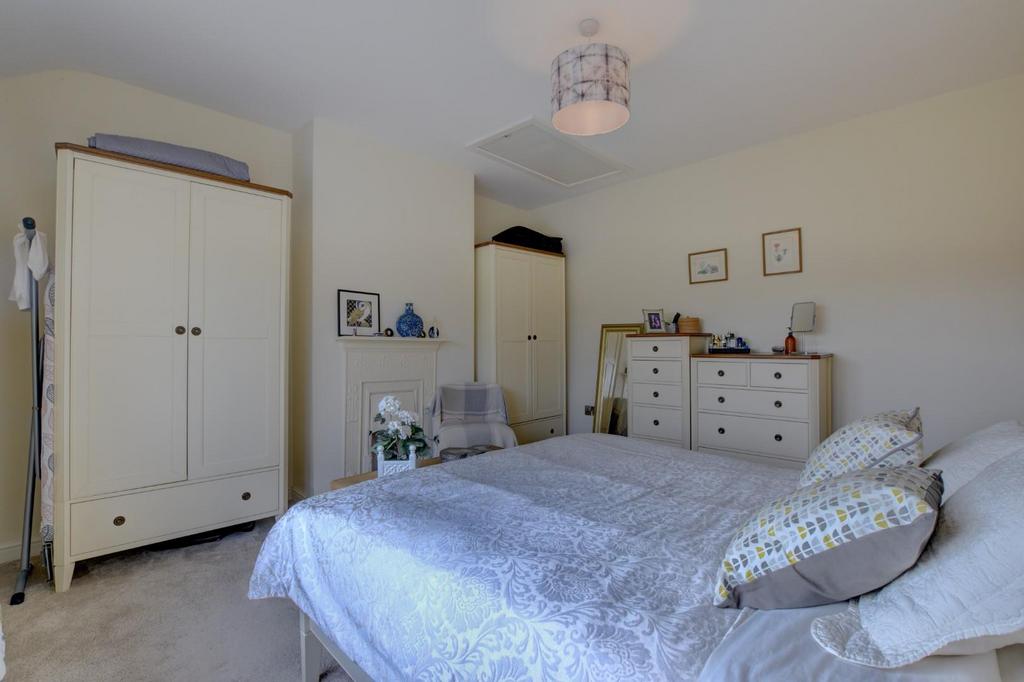 Bed 6.jpg