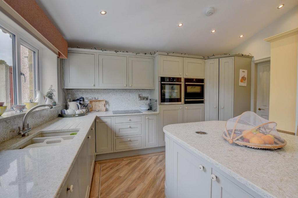 Kitchen 8.jpg