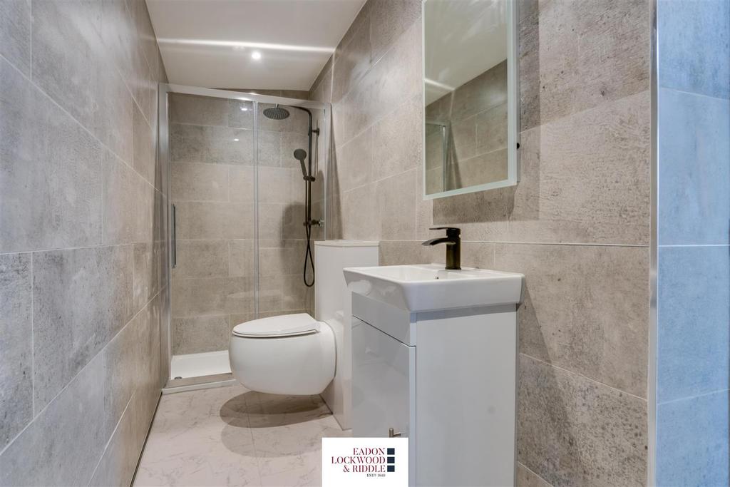 Shower Room.jpg