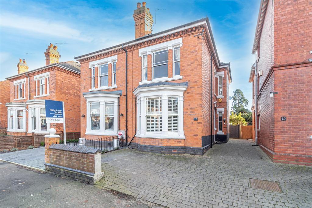 The Hill Avenue, Worcester 3 bed semidetached house £550,000