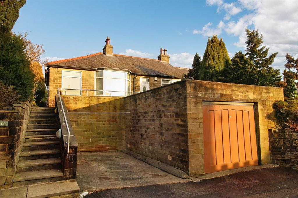 Kaye Lane, Almondbury, Huddersfield HD5 8XP 2 bed semidetached