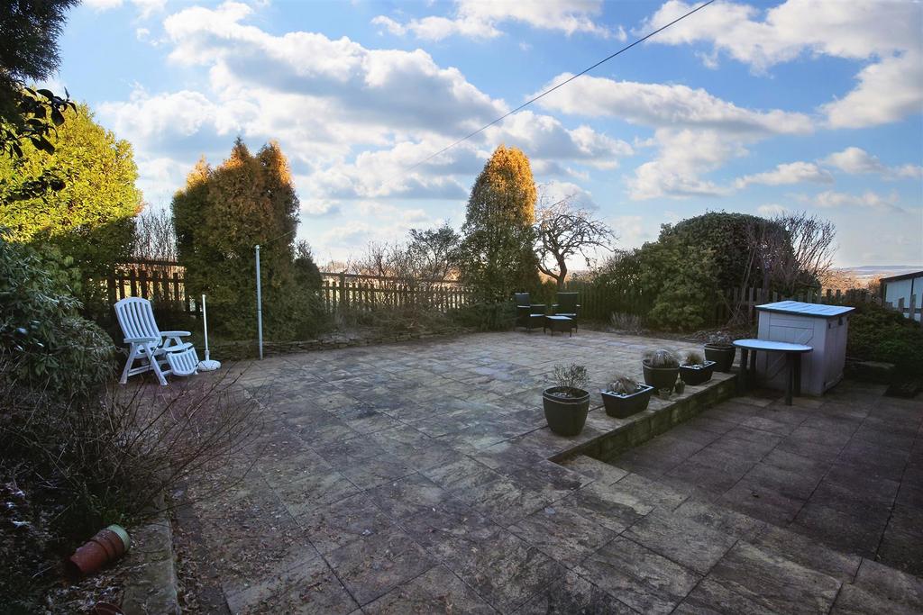 Kaye Lane, Almondbury, Huddersfield HD5 8XP 2 bed semidetached