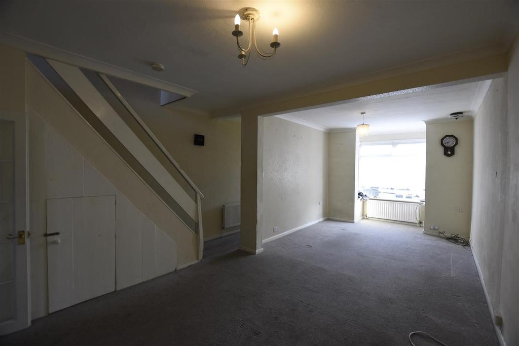 Campbell Road, Gravesend 3 bed terraced house £1,250 pcm (£288 pw)