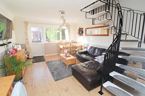 3 Denmead, Two Mile Ash, Milton Keynes, MK8 8HY