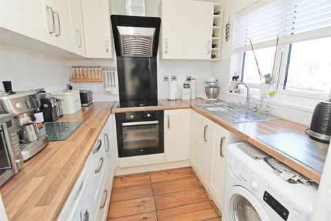 3 Denmead, Two Mile Ash, Milton Keynes, MK8 8HY