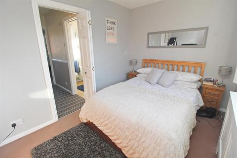 3 Denmead, Two Mile Ash, Milton Keynes, MK8 8HY