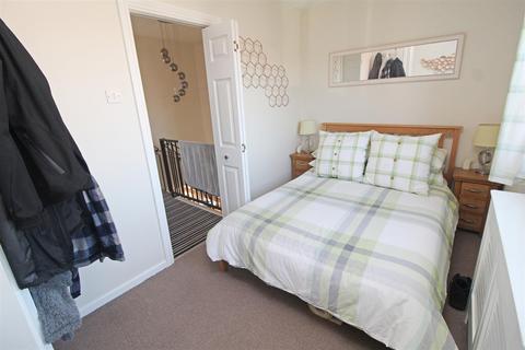 3 Denmead, Two Mile Ash, Milton Keynes, MK8 8HY