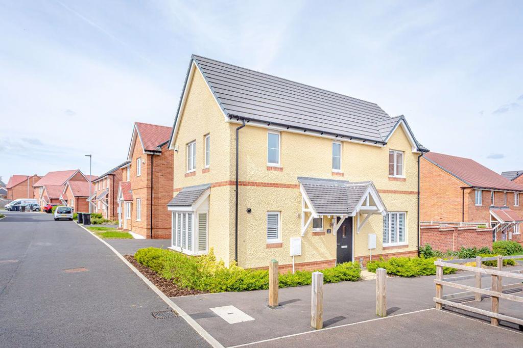 Nuthatch Place, Stansted Mountfitchet 3 bed detached house £1,500 pcm