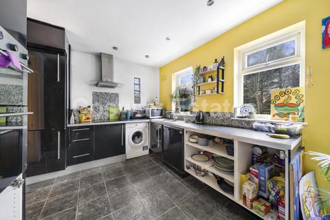 13 Woodcote Avenue, London, NW7 2PG