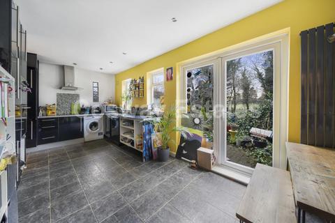 13 Woodcote Avenue, London, NW7 2PG