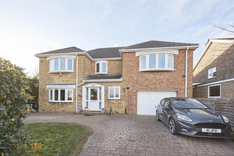 6 bedroom detached house for sale - The Fairway, Saltburn-By-The-Sea