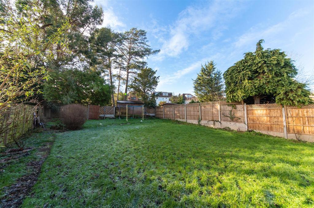 Garrick Drive, Hendon, London 6 bed detached house £1,300,000