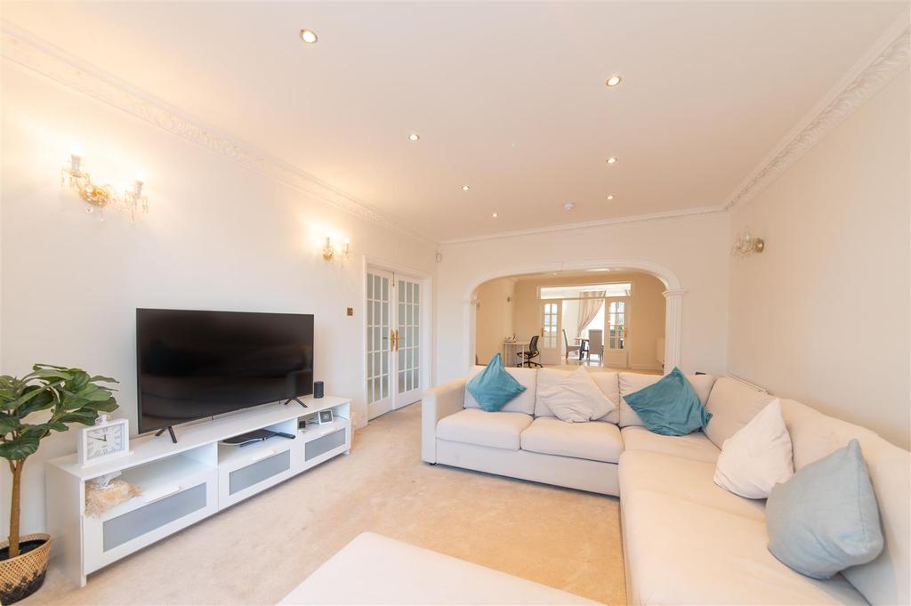 Garrick Drive, Hendon, London 6 bed detached house £1,300,000