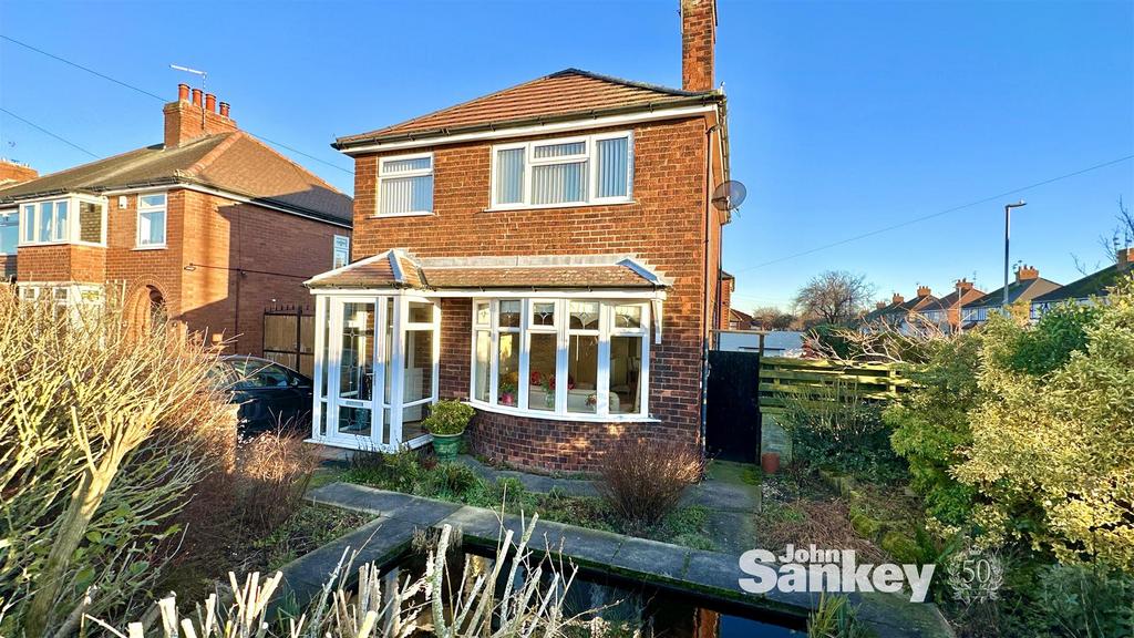 Little Barn Lane, Mansfield 3 bed detached house for sale £275,000