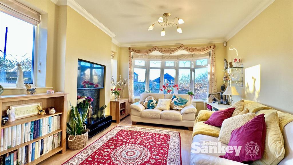 Little Barn Lane, Mansfield 3 bed detached house for sale £275,000