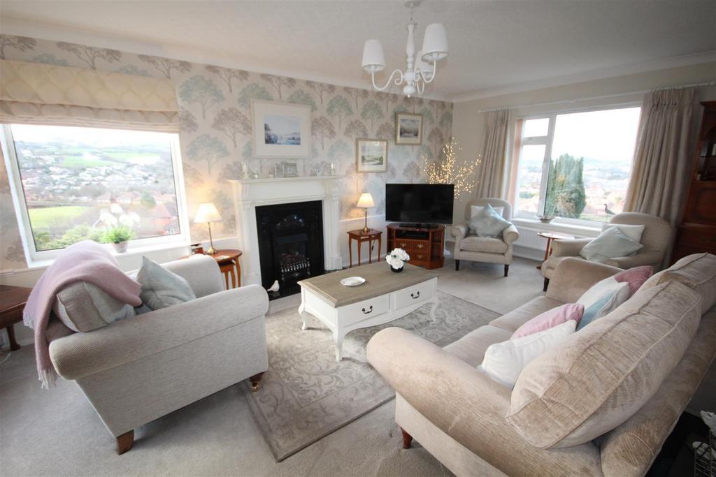 Peulwys Lane, Old Colwyn 3 bed detached bungalow £399,500