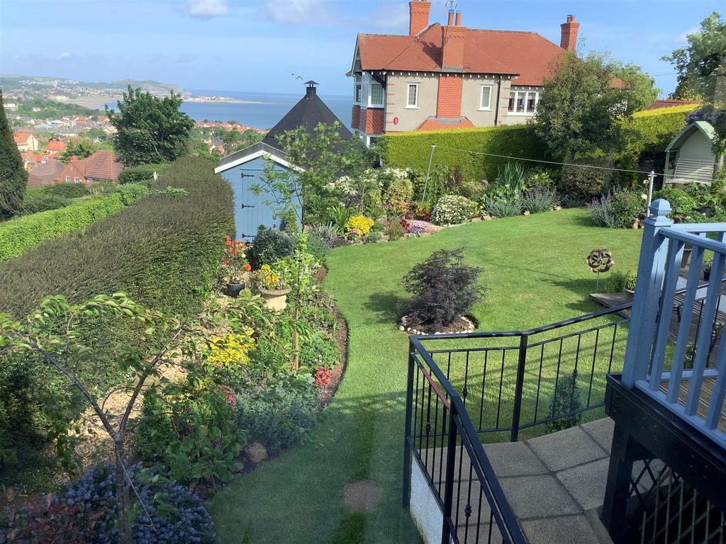 Peulwys Lane, Old Colwyn 3 bed detached bungalow £399,500