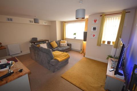 2 bedroom flat for sale, Market Mead, Chippenham