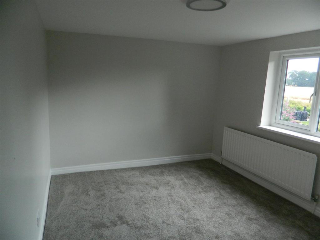 Bed4.JPG