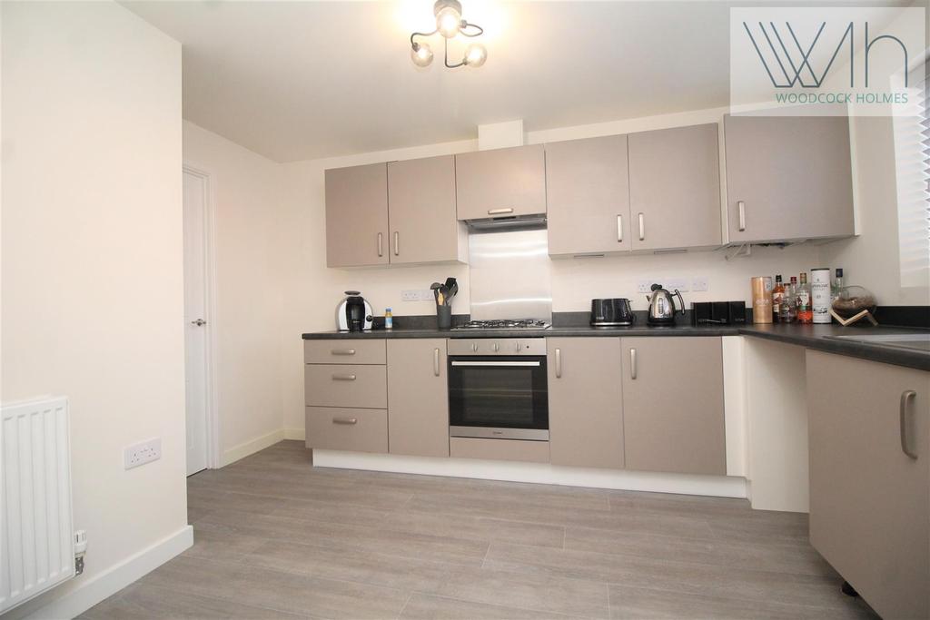 Draper Road, Peterborough 3 bed end of terrace house £1,100 pcm (£254 pw)
